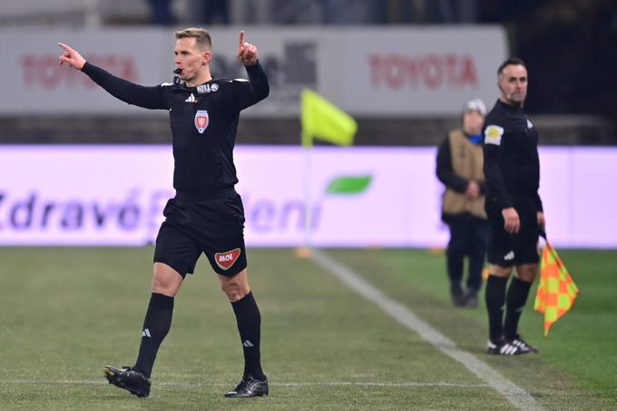 Penaltu v Jablonci sudí odvolal správně. Rukou nehrál ani Chaloupek, uvedla komise Penaltu v Jablonci sudí odvolal správně. Rukou nehrál ani Chaloupek, uvedla komise