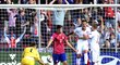 Jan Kliment se raduje ze svého druhého gólu do srbské sítě