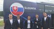 Na slovenské fotbalisty do 21 let čekal v Polsku autobus se špatným státním znakem