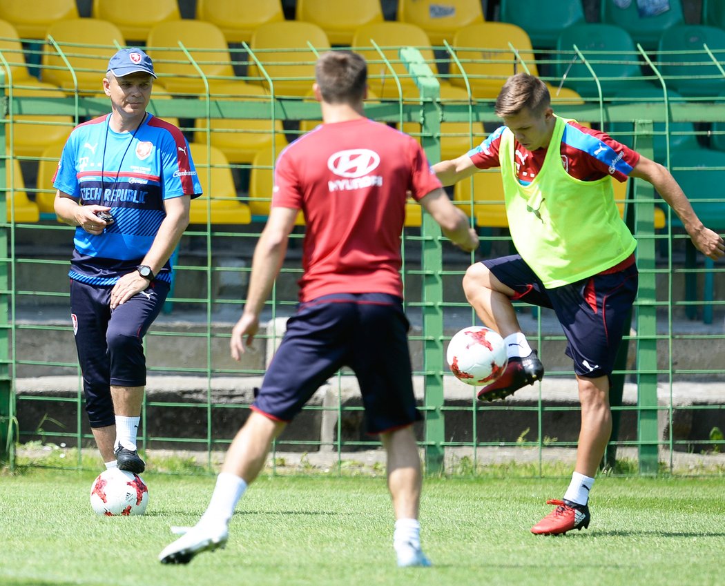 Trénink českých fotbalistů do 21 let den po utkání s Německem na EURO v Polsku