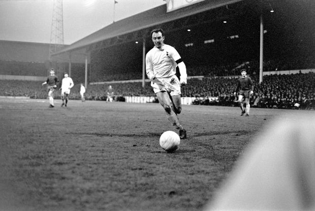 Jimmy Geaves v době aktivní hráčské kariéry v dresu Tottenhamu Jimmy Geaves v době aktivní hráčské kariéry v dresu Tottenhamu
