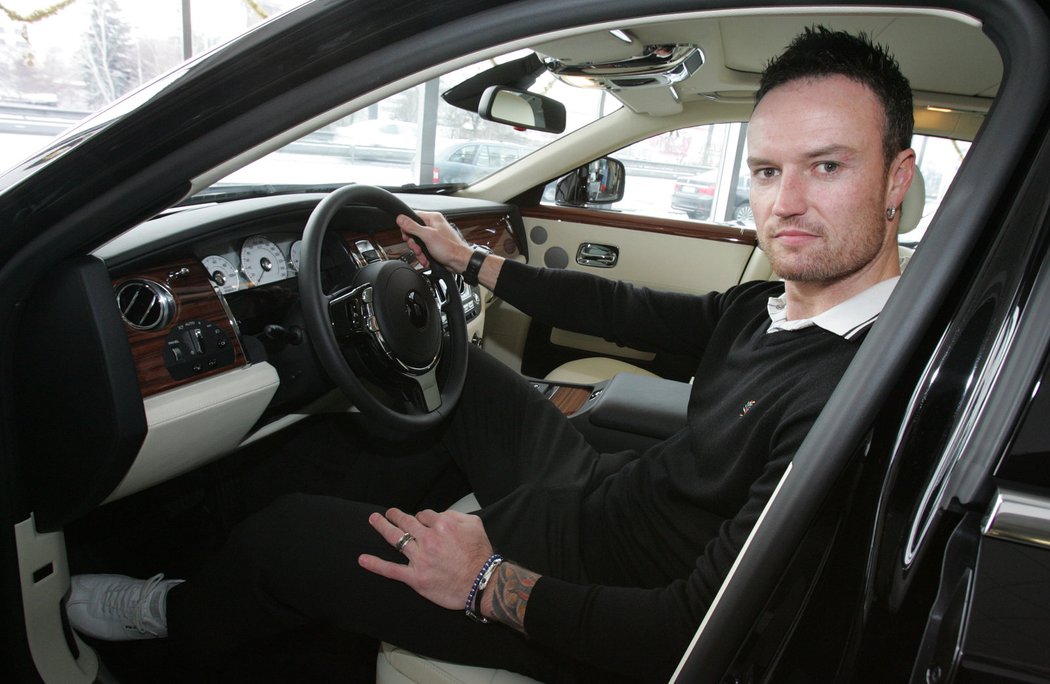 Martin Jiránek se svým novým mazlíčkem Rolls Roycem Ghost 200