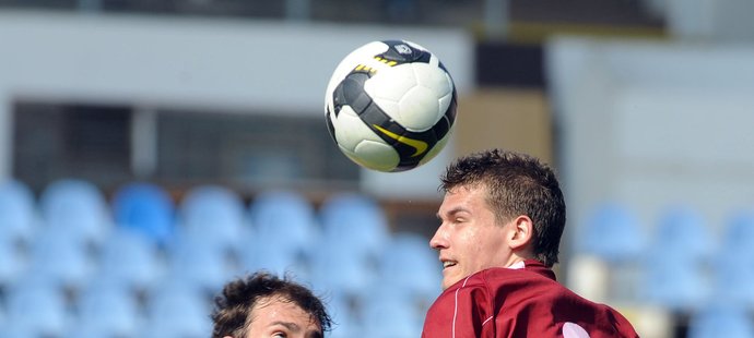 Fotbalový útočník Martin Jirouš zkusí svou kariéru nastartovat v MSFL v dresu Prostějova. Do velkého fotbalu se odrazil v dresu Sokolova