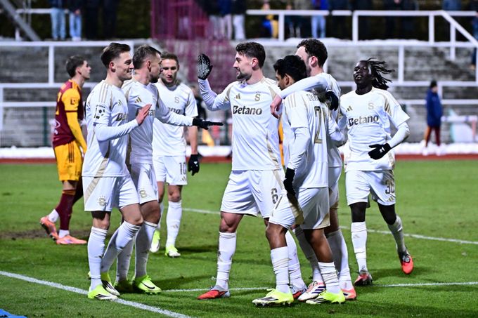 Sparta proti Dukle: Posily se ukázaly, specialista i otazníky. Kdy se vrátí zranění? Sparta proti Dukle: Posily se ukázaly, specialista i otazníky. Kdy se vrátí zranění?