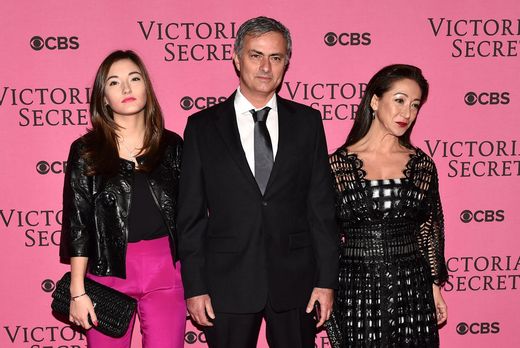 José Mourinho se ženou Matilde (vpravo) a se stejnojmennou dcerou. José Mourinho se ženou Matilde (vpravo) a se stejnojmennou dcerou.