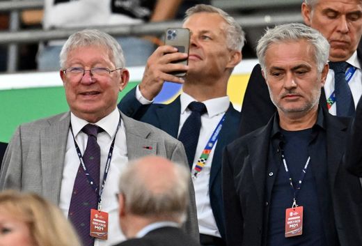 Trenérské legendy Alex Ferguson a José Mourinho. Trenérské legendy Alex Ferguson a José Mourinho.