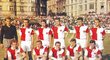 Rok 1965 a ligová Slavia: nahoře zleva Ledecký, Hildebrandt, Smolík, Kadraba, Píša, Uldrych, dole Lála, Beran, Veselý, Nepomucký, Tesař.