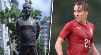 Šural stále v tureckých srdcích. Legenda, říkají místní. Jak to vypadá u jeho sochy? Šural stále v tureckých srdcích. Legenda, říkají místní. Jak to vypadá u jeho sochy?