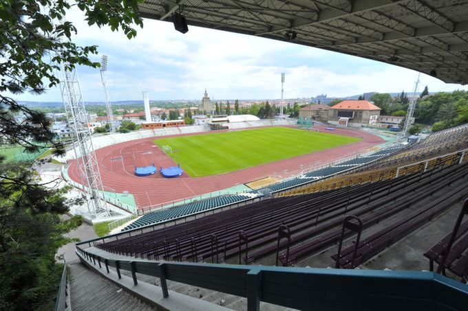 Příprava Dukly na invazi z Ostravy: posílení pořadatelů i stánků. Kolik baníkovců dorazí? Příprava Dukly na invazi z Ostravy: posílení pořadatelů i stánků. Kolik baníkovců dorazí?