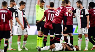 Juventus je ve finále poháru, Ronaldo nedal penaltu. Červená za "kung-fu kop"