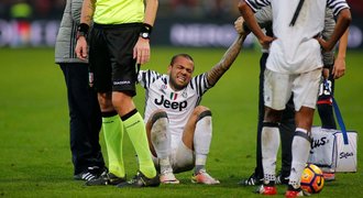 Juventusu se rozpadá obrana. Rychlík Alves si zlomil nohu