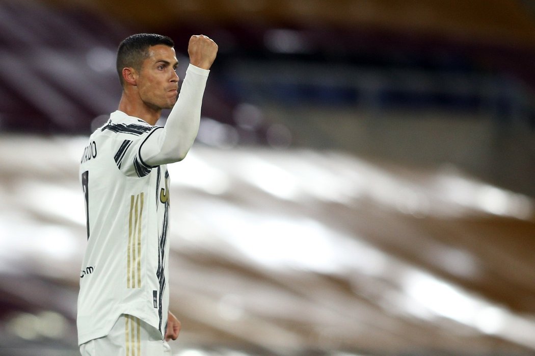 Cristiano Ronaldo se raduje ze vstřeleného gólu Juventusu