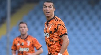 Ronaldo po COVIDU: 19 dní bez fotbalu, pak gól za tři minuty i „Panenka“