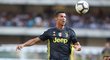 Cristiano Ronaldo během svého prvního zápasu za Juventus v Serii A proti Chievu Verona