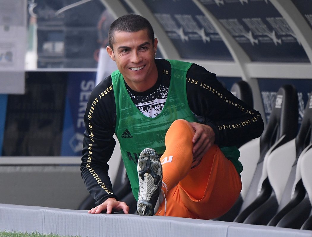 Cristiano Ronaldo se po nákaze koronavirem vrátil na fotbalový trávník a jako střídající hráč pomohl Juventusu dvěma góly k výhře nad Spezií