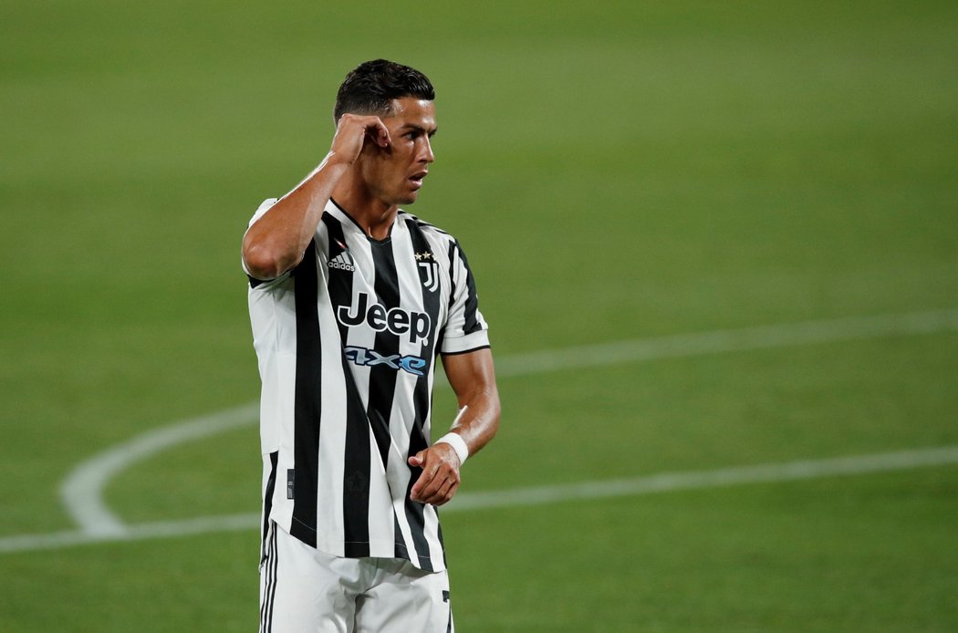 Ronaldo za Juventus nastupoval tři roky.