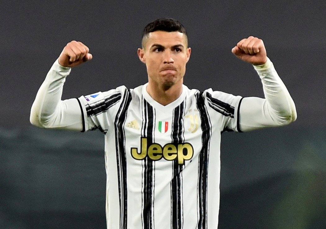 Ronaldo za Juventus nastupoval tři roky.