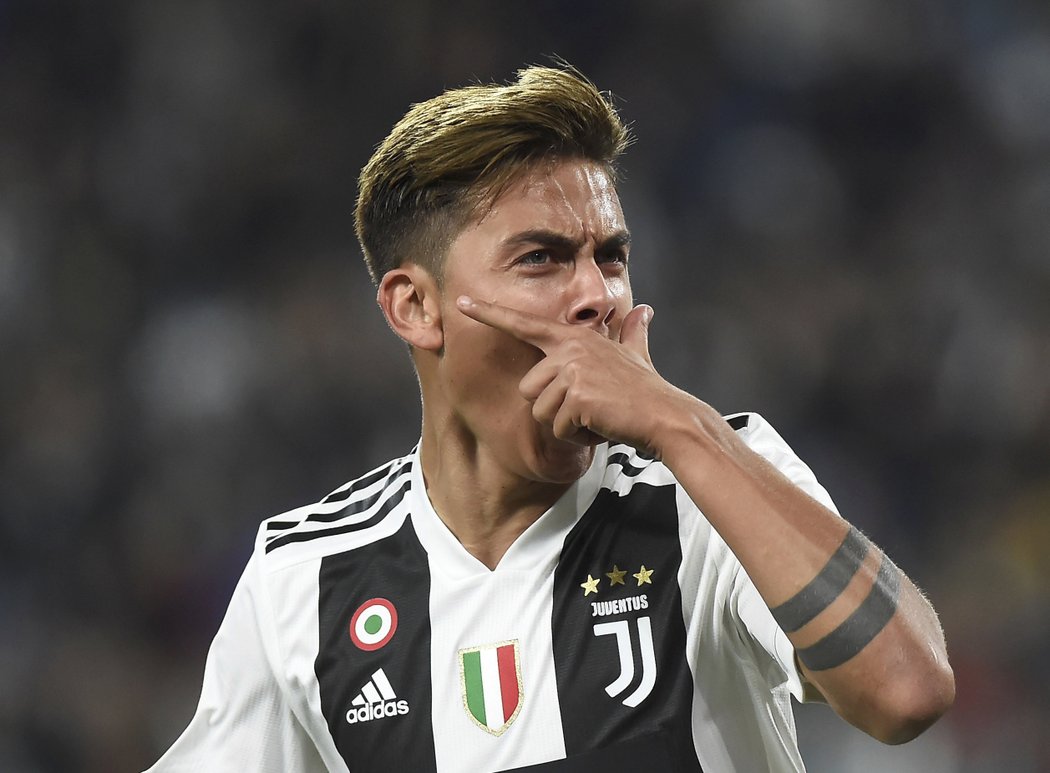 Paulo Dybala otevřel skóre zápasu a svou trefou oslavil typickým způsobem