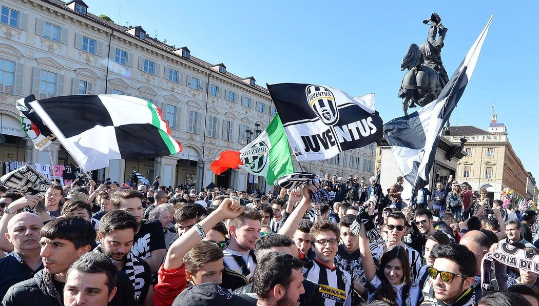 Oslavy v Turíně, kde se radovali z mistrovského titulu fanoušci Juventusu