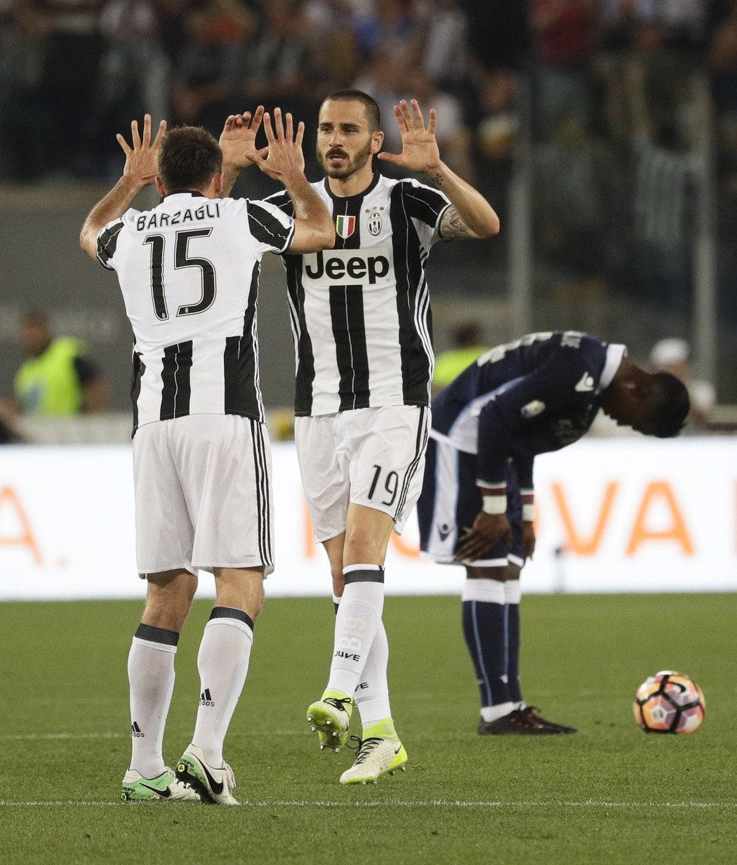 Juventus nedal ve finále Laziu šanci