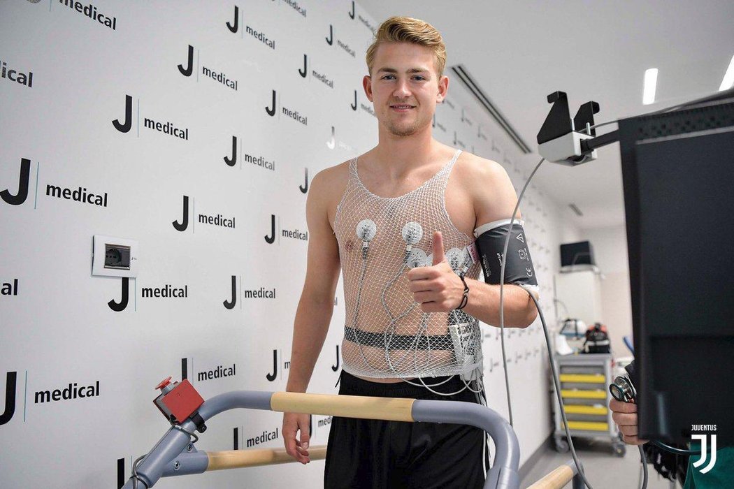 Matthijs de Ligt na zdravotní prohlídce v Juve