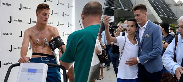 Patrik Schick v Juventusu absolvoval několikahodinový maraton prohlídek a testů, pak se fotil s fanoušky Patrik Schick v Juventusu absolvoval několikahodinový maraton prohlídek a testů, pak se fotil s fanoušky