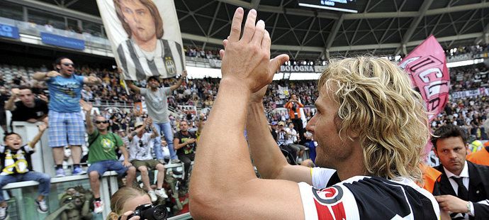 Pavel Nedvěd se loučí s fanoušky po svém posledním zápase za Juventus