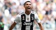 Štastný Cristiano Ronaldo poté, co vstřelil své první ligové branky za Juventus