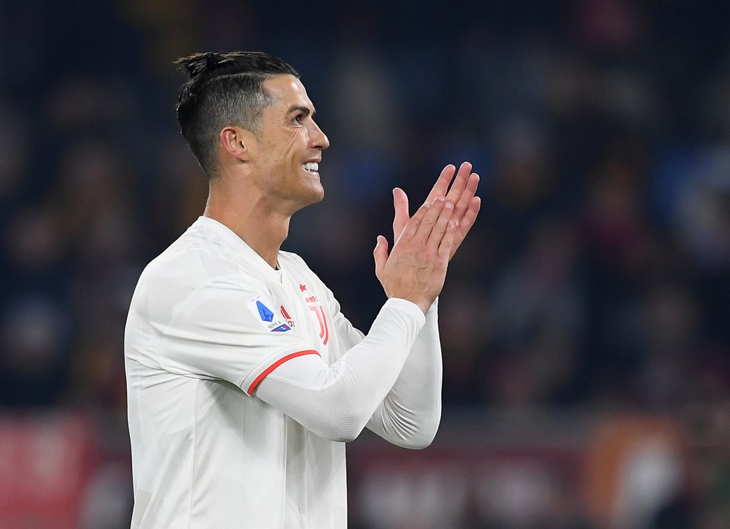 Cristiano Ronaldo nemohl u čtvrté výhry Juventusu v řadě chybět