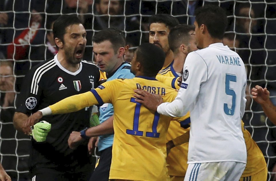 Gianluigi Buffon byl po protestech vylouče