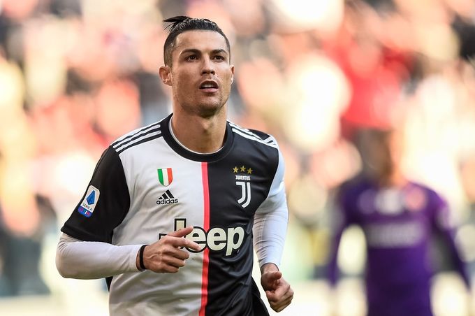 Ronaldo zlobí! Juventus řeší, co se „zběhem“. Překážkou je plat i věk Ronaldo zlobí! Juventus řeší, co se „zběhem“. Překážkou je plat i věk