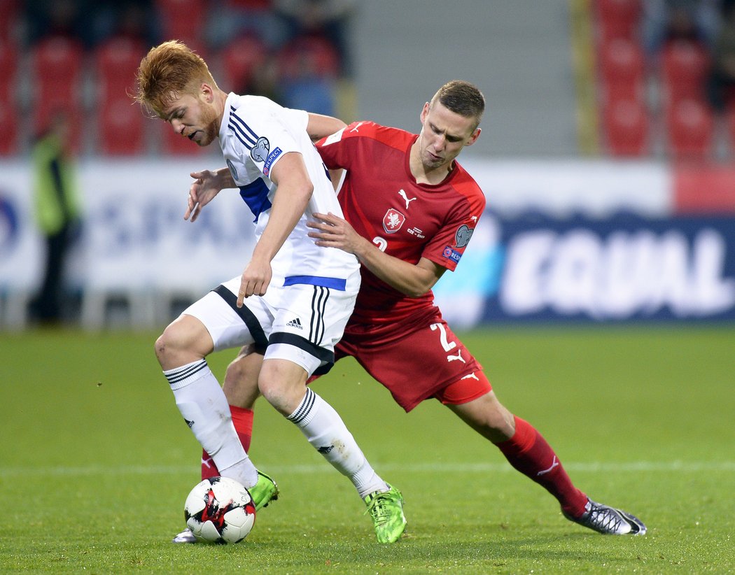 Pavel Kadeřábek v roce 2017 v zápase proti San Marinu