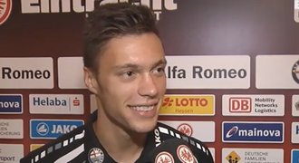 Posila za 104 milionů. Zdravím Frankfurt, uvedl se Kadlec v němčině