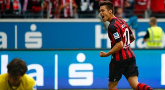 Kadlec se poprvé trefil, ale Frankfurt s Dortmundem padl