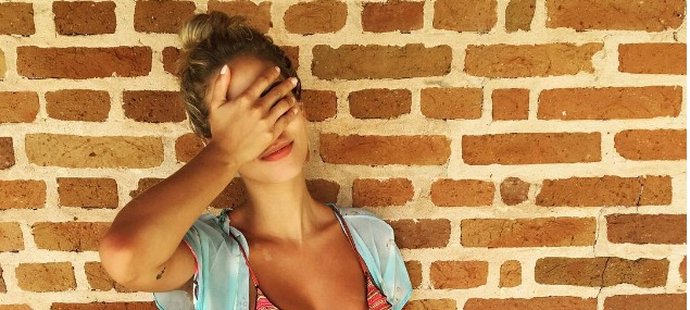 Brazilský fotbalista Kaká se na Instagramu pochlubil novou přítelkyní, modelkou Caroline Diasovou.