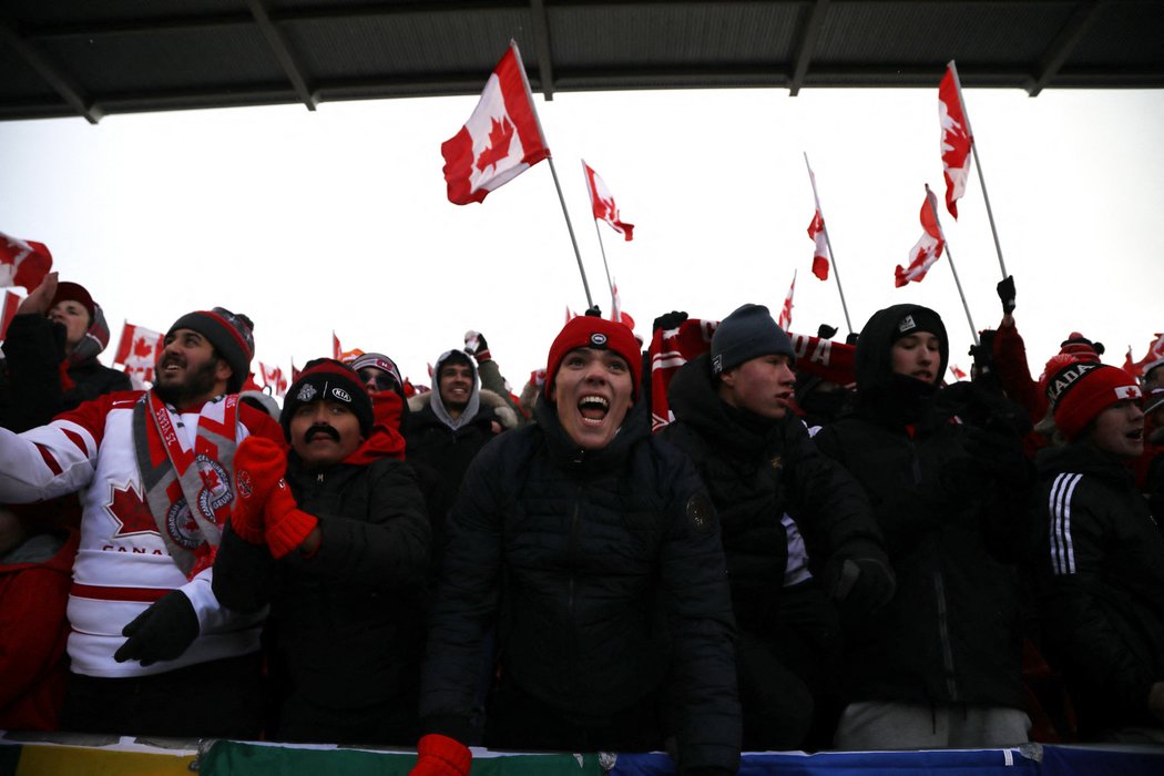 I přes mráz byl stadion v Torontu plný