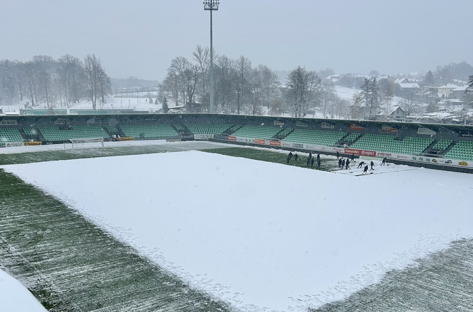 ONLINE: Karviná - Hradec Králové 0:1. Na odklizeném hřišti udeřil van Buren ONLINE: Karviná - Hradec Králové 0:1. Na odklizeném hřišti udeřil van Buren
