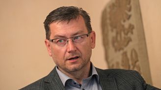 Policie pátrá po primátorovi Karviné Janu Wolfovi, hrozí mu vazba kvůli fotbalové aféře Policie pátrá po primátorovi Karviné Janu Wolfovi, hrozí mu vazba kvůli fotbalové aféře