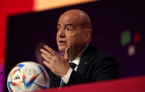 Šéf FIFA se opřel do kritiků MS v Kataru