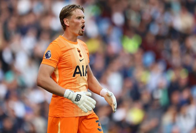 Kinský vychytal vítězství, Tottenham přeskočil West Ham. United se vrací do Ligy mistrů Kinský vychytal vítězství, Tottenham přeskočil West Ham. United se vrací do Ligy mistrů