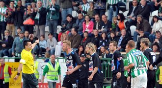 Bohemians 1905: Vyloučený Zoubek udeřil pořadatele!