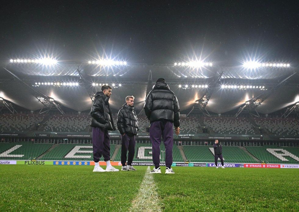 Spartě se vrátili dva stopeři, ale Cobbaut zůstal v Praze. Co je s Uchennou? Spartě se vrátili dva stopeři, ale Cobbaut zůstal v Praze. Co je s Uchennou?