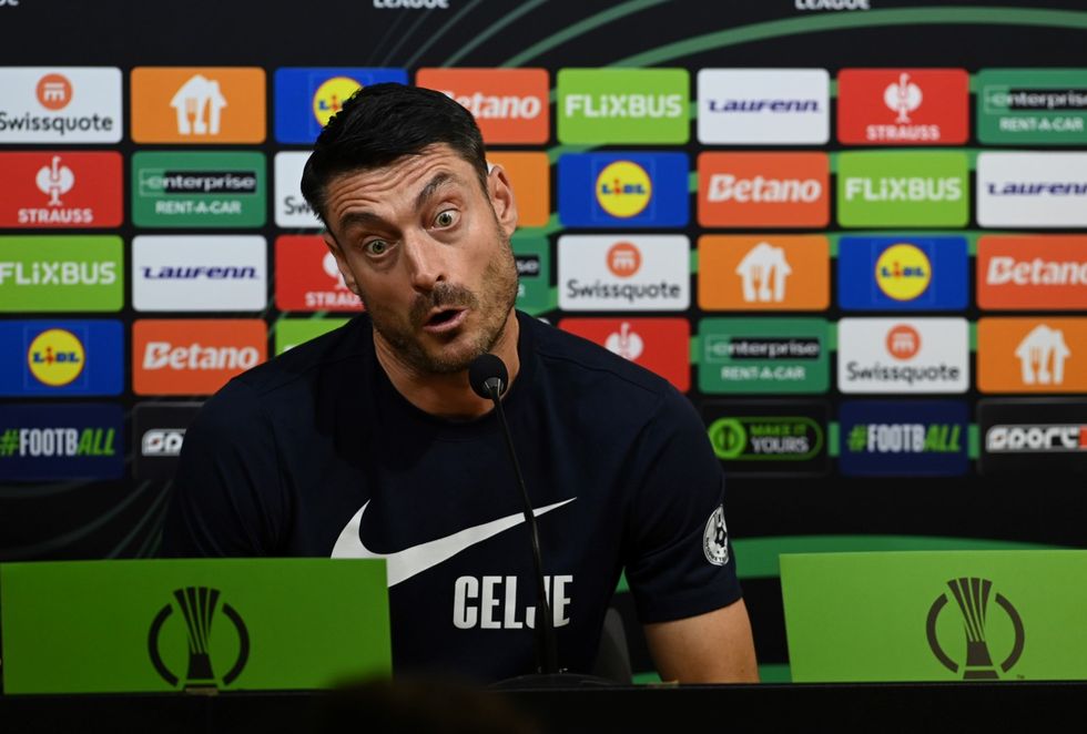 Provokatér Riera opět proti „kamarádovi“ Hapalovi. Udělám si obrázek sám, říká Janotka Provokatér Riera opět proti „kamarádovi“ Hapalovi. Udělám si obrázek sám, říká Janotka