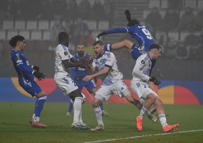 Olomouc - Lech 1:2. Penaltová smršť na Hané. Sigma těsně bez play off kvůli horšímu skóre Olomouc - Lech 1:2. Penaltová smršť na Hané. Sigma těsně bez play off kvůli horšímu skóre
