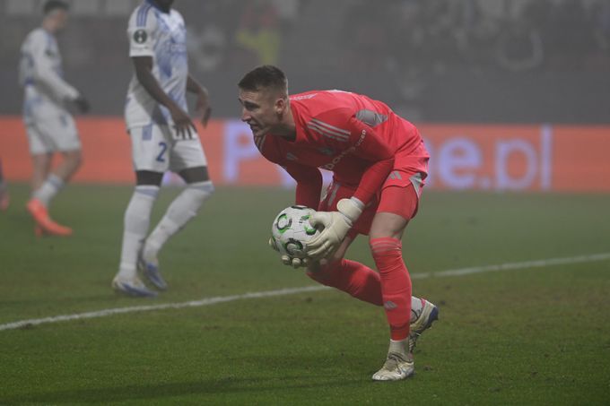 ONLINE: Olomouc - Lech 0:1. Sigma prohrává v boji o postup, sudí nařídil opakování penalty ONLINE: Olomouc - Lech 0:1. Sigma prohrává v boji o postup, sudí nařídil opakování penalty