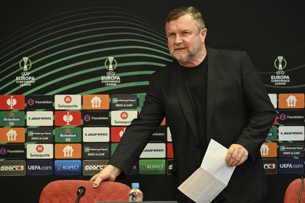 Pavel Vrba na tiskové konferenci před zápasem Sparty s Partizanem