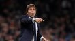 Antonio Conte při prvním utkání na lavičce Spurs