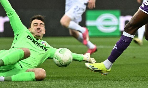 ONLINE: Fiorentina - Plzeň 0:0. Cadu vyloučen, zasáhl VAR