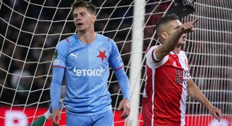 Feyenoord - Slavia 2:1. Pražanům nevyšla první půle, Holeš jenom snížil