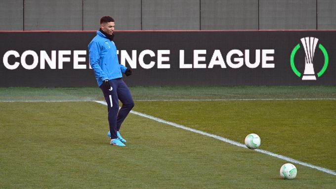 Kouzla a čáry. Slavia řeší absence, ve hře je překvapení: tah s Bahem? Kouzla a čáry. Slavia řeší absence, ve hře je překvapení: tah s Bahem?